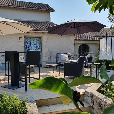 Le Presbytere Bed & Breakfast *